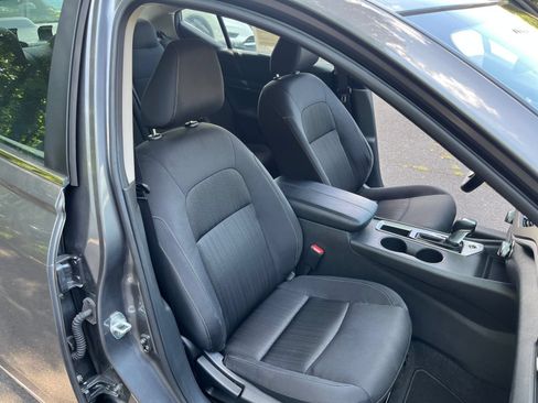 Used 2025 Nissan Altima 2.5 SV FWD image 31