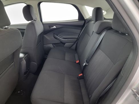 Used 2016 Ford Focus SE FWD image 13