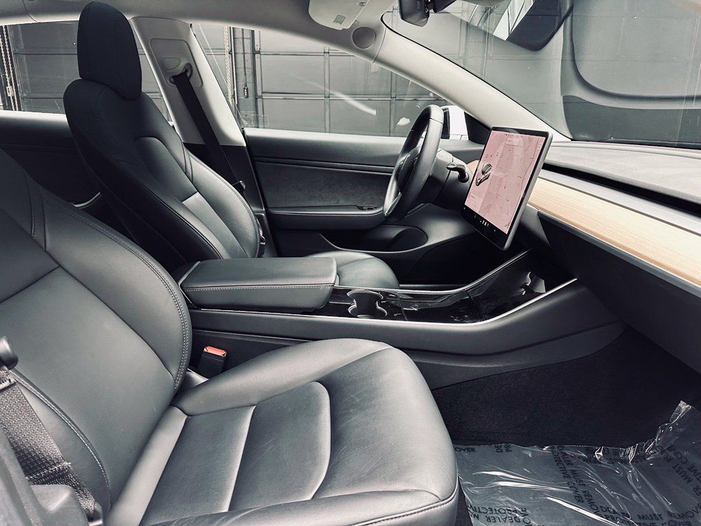 Used 2018 Tesla Model 3 Long Range RWD image 19