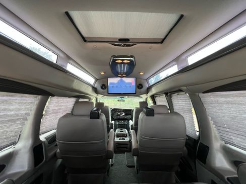 Used 2018 Chevrolet Express 2500 w/ Enhanced Convenience Package image 52