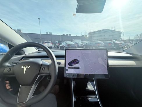Used 2019 Tesla Model 3 Long Range image 18