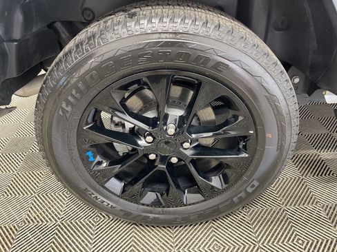 Used 2023 Jeep Wrangler Unlimited Sahara image 35