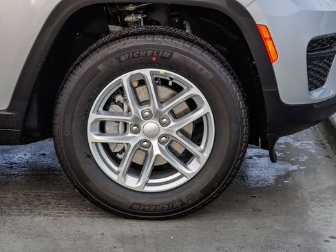 New 2025 Jeep Grand Cherokee Laredo X image 11