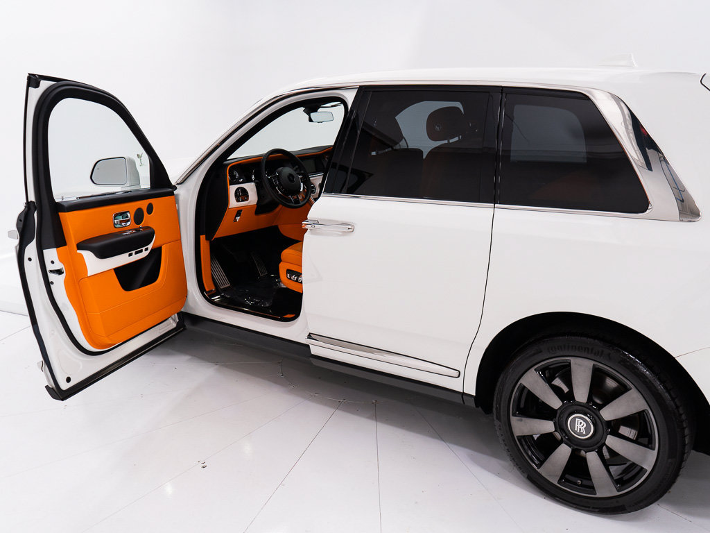Certified 2023 Rolls-Royce Cullinan AWD/4WD image 10