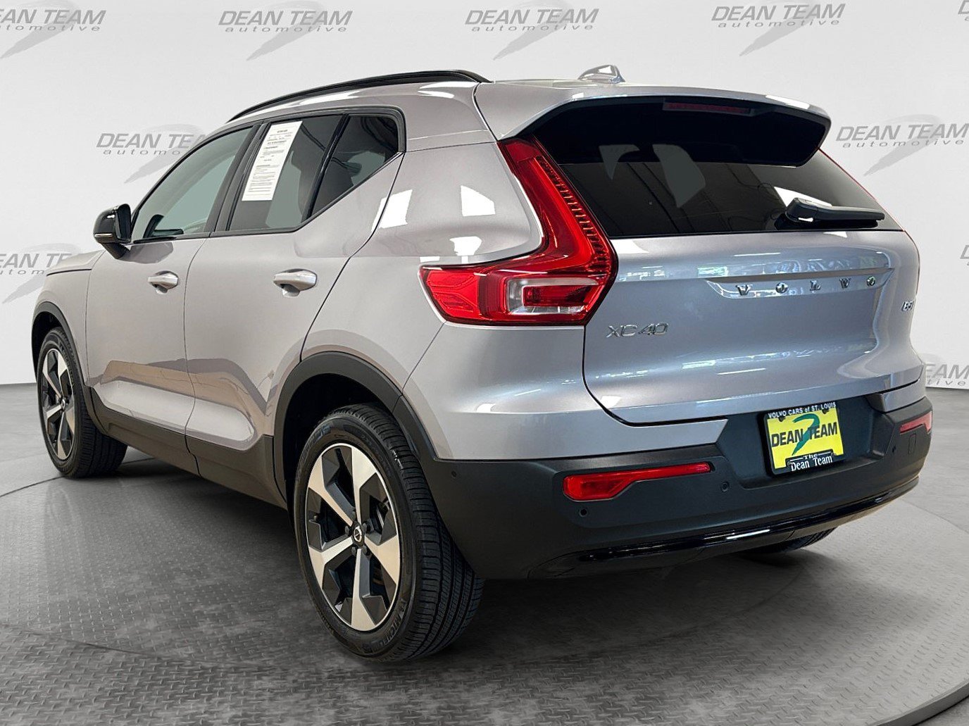 Used 2026 Volvo XC40 B5 Plus AWD/4WD image 6