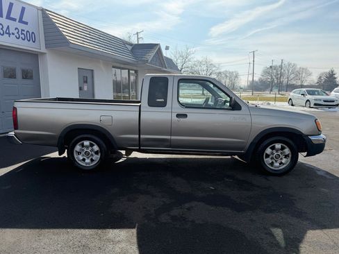 Used 2000 Nissan Frontier XE image 8