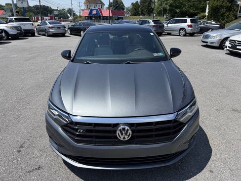 Used 2019 Volkswagen Jetta R-Line FWD image 2