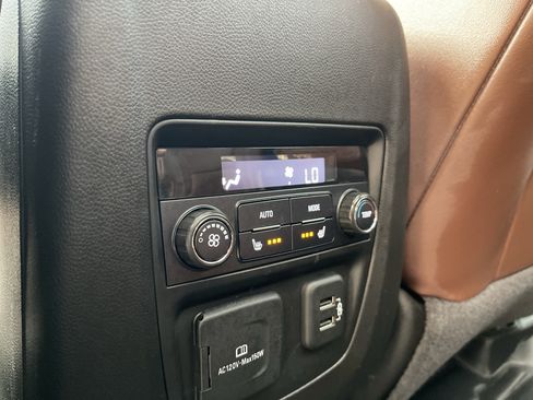 Used 2019 Buick Enclave Avenir w/ Avenir Technology Package AWD/4WD image 12