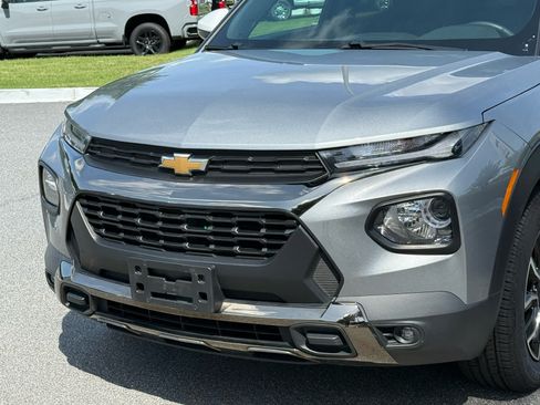 Used 2023 Chevrolet TrailBlazer ACTIV w/ Sun and Liftgate Package AWD/4WD image 9