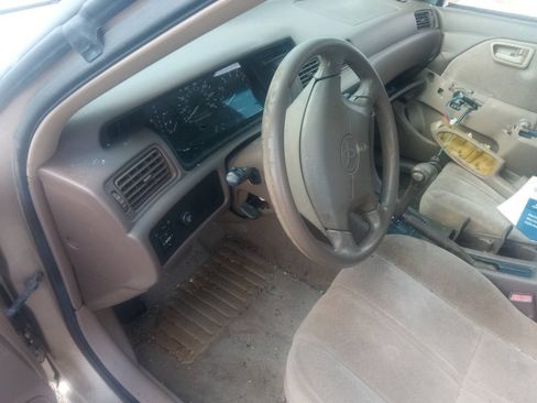 Used 1998 Toyota Camry LE FWD image 36