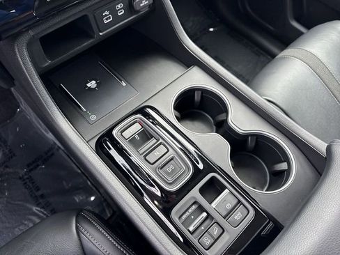 Used 2024 Honda Pilot Touring image 21
