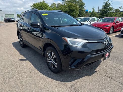 Used 2016 Toyota RAV4 LE AWD/4WD image 10