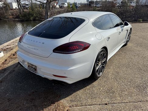 Used 2016 Porsche Panamera GTS image 5