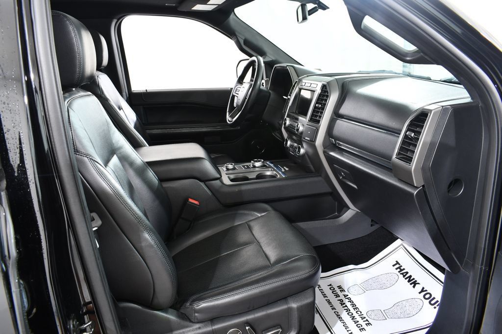 Used 2018 Ford Expedition Max XLT w/ Equipment Group 202A AWD/4WD image 10