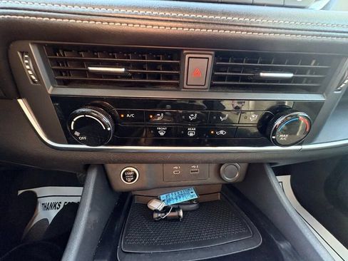 Used 2021 Nissan Rogue S FWD image 22