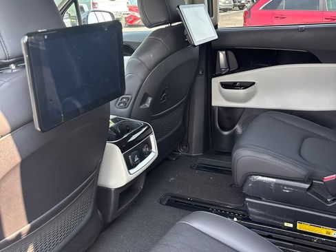Used 2024 Kia Carnival SX FWD image 8
