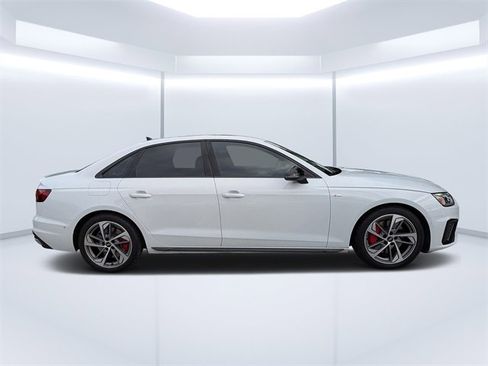 Used 2022 Audi A4 2.0T Prestige image 2