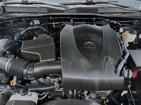 Used 2021 Toyota Tacoma TRD Sport RWD image 29