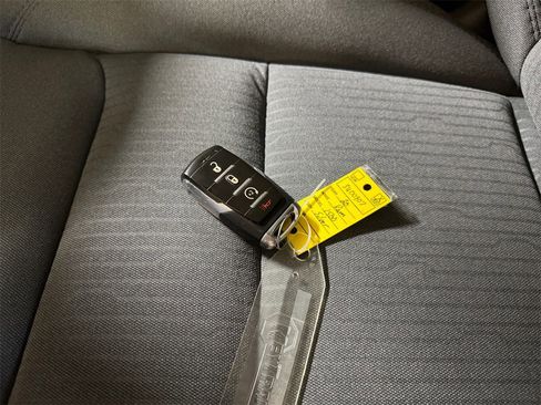 Used 2020 RAM 1500 Big Horn image 32