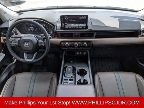 Used 2025 Honda Pilot Elite image 14