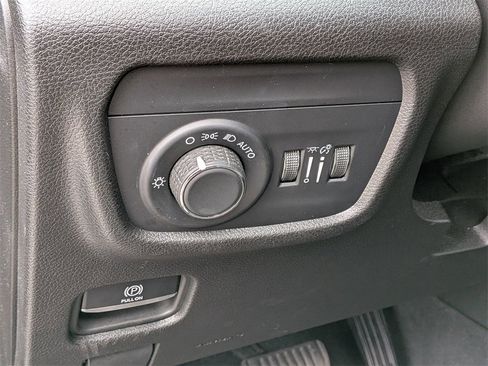 Used 2023 Jeep Grand Cherokee L Laredo image 15