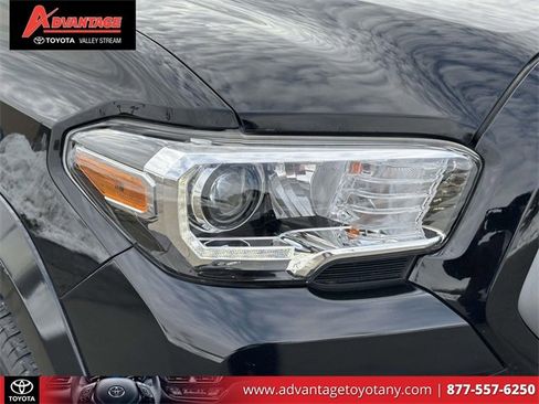 Used 2021 Toyota Tacoma TRD Sport w/ TRD Premium Sport Package image 11