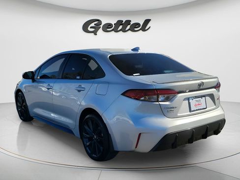 Used 2025 Toyota Corolla SE image 6