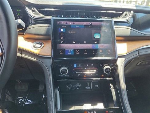 Used 2022 Jeep Grand Cherokee Summit image 11