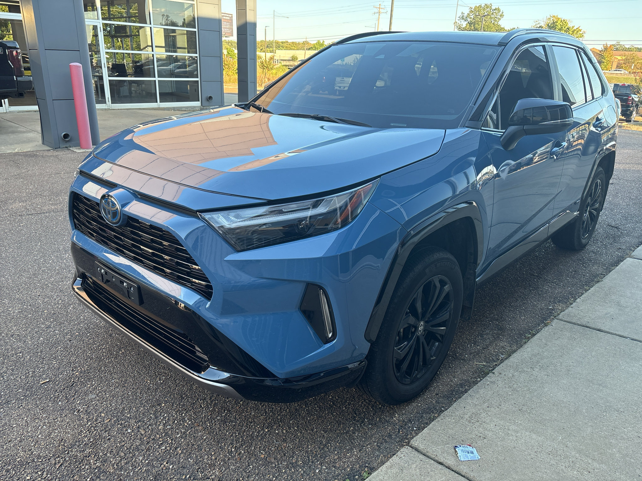Used 2024 Toyota RAV4 XSE AWD/4WD image 1