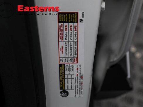 Used 2023 Nissan Rogue SL w/ SL Premium Package image 44