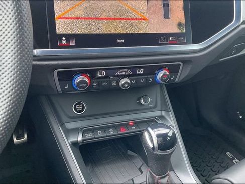 Certified 2025 Audi Q3 2.0T Premium Plus w/ Premium Plus Package AWD/4WD image 32