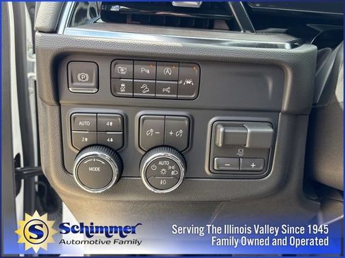 New 2026 Chevrolet Suburban LT w/ Comfort Package AWD/4WD image 32