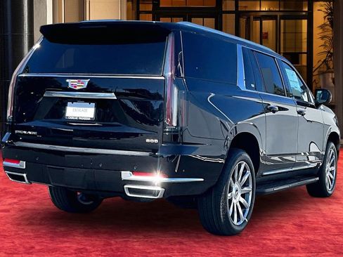 New 2026 Cadillac Escalade ESV 2WD w/ LPO, Floor Liner Package image 6