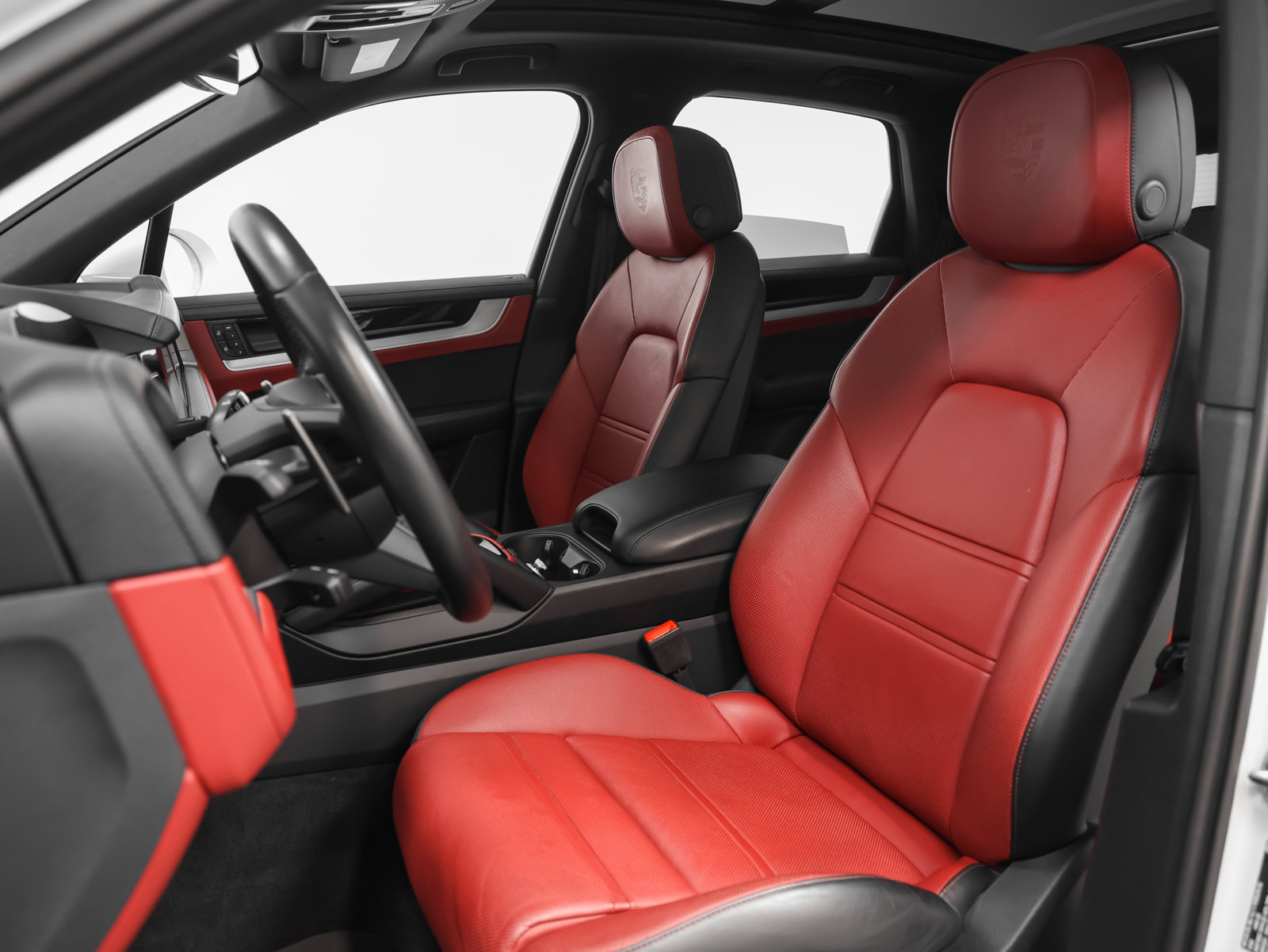 Certified 2025 Porsche Cayenne S AWD/4WD image 5