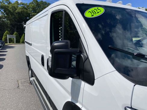 Used 2025 RAM ProMaster 2500 w/ U-Haul Equipment Group FWD image 9