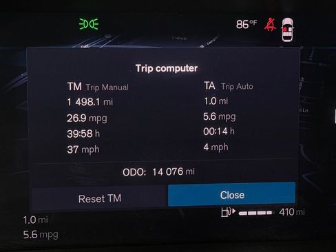 Used 2025 Volvo XC40 B5 Core image 16