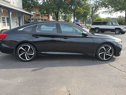 Used 2018 Honda Accord Sport image 5