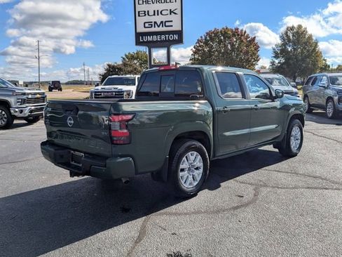 Used 2022 Nissan Frontier SV image 3