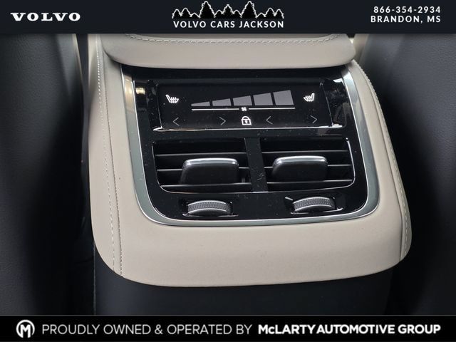New 2026 Volvo XC90 B5 Ultra w/ Protection Package Premier AWD/4WD image 17