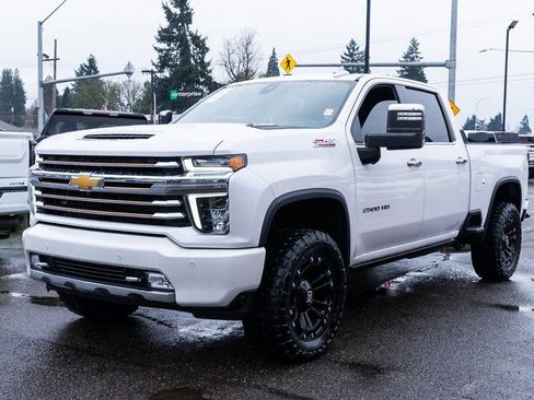 Used 2023 Chevrolet Silverado 2500 High Country AWD/4WD image 3