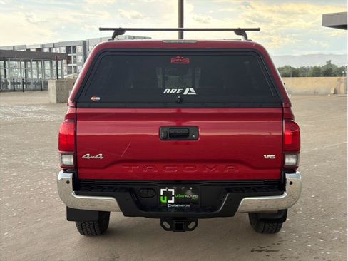 Used 2021 Toyota Tacoma SR5 AWD/4WD image 7