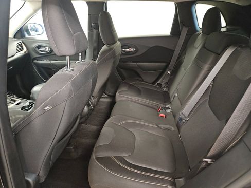 Used 2015 Jeep Cherokee Latitude image 12