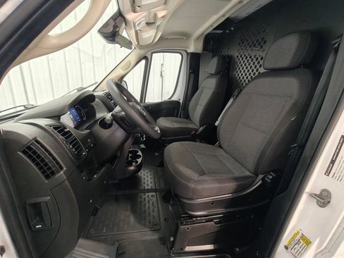 Used 2025 RAM ProMaster 2500 w/ U-Haul Equipment Group FWD image 23