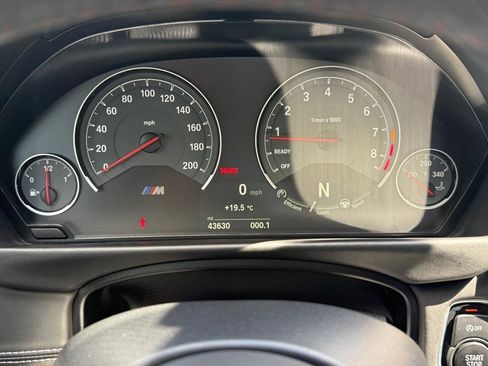 Used 2020 BMW M4 CS w/ Executive Package image 21