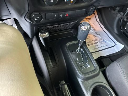 Used 2018 Jeep Wrangler Sport AWD/4WD image 15