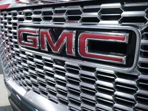 Used 2021 GMC Yukon XL SLT w/ SLT Premium Package AWD/4WD image 35