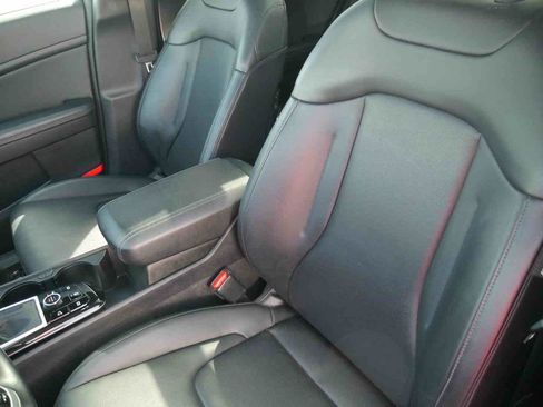 Used 2023 Kia Sportage EX AWD/4WD image 26