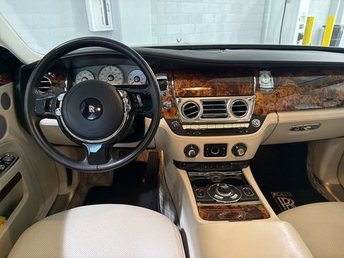 Used 2011 Rolls-Royce Ghost image 11
