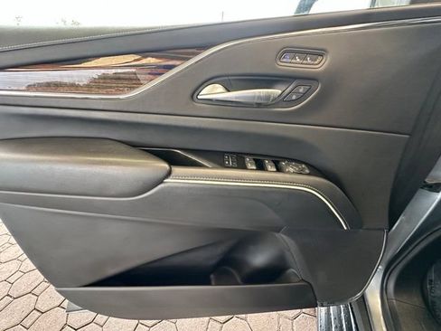Used 2022 Cadillac Escalade ESV Premium Luxury AWD/4WD image 20