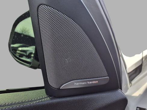 Used 2022 BMW X7 M50i image 24